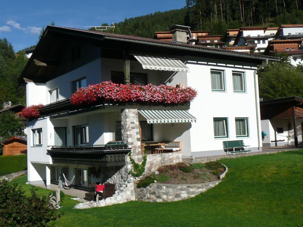 Haus Saxer Appartement Mieders Buitenkant foto